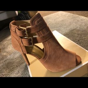 Micheal Kors Open Toe Suede Rose Color Booties